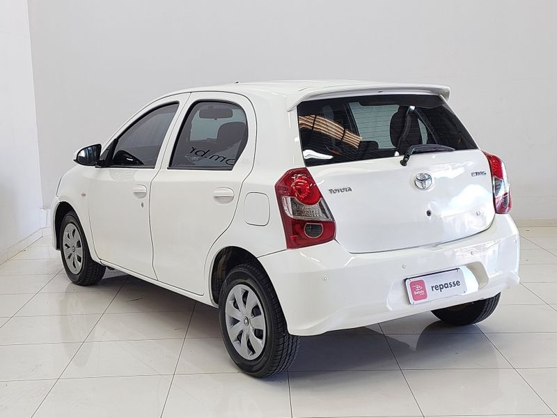Toyota ETIOS 1.3 X 16V FLEX 4P MANUAL 2020/2020 BETIOLO NOVOS E SEMINOVOS LAJEADO / Carros no Vale
