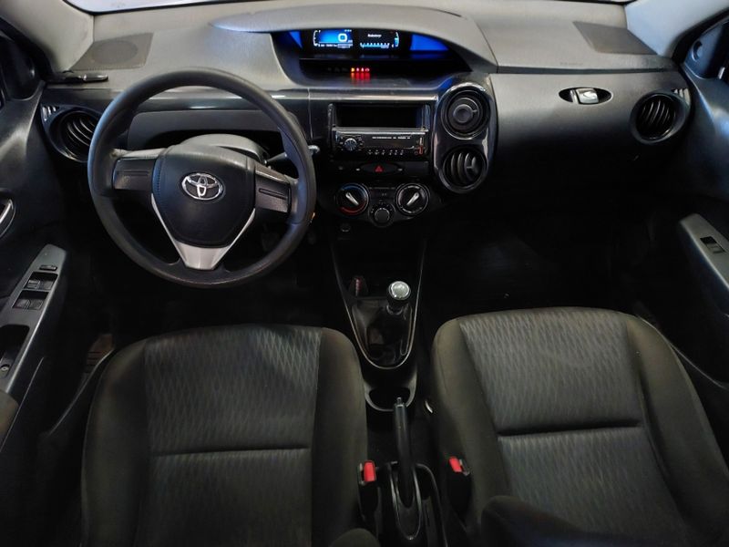 Toyota ETIOS 1.3 X 16V FLEX 4P MANUAL 2020/2020 BETIOLO NOVOS E SEMINOVOS LAJEADO / Carros no Vale