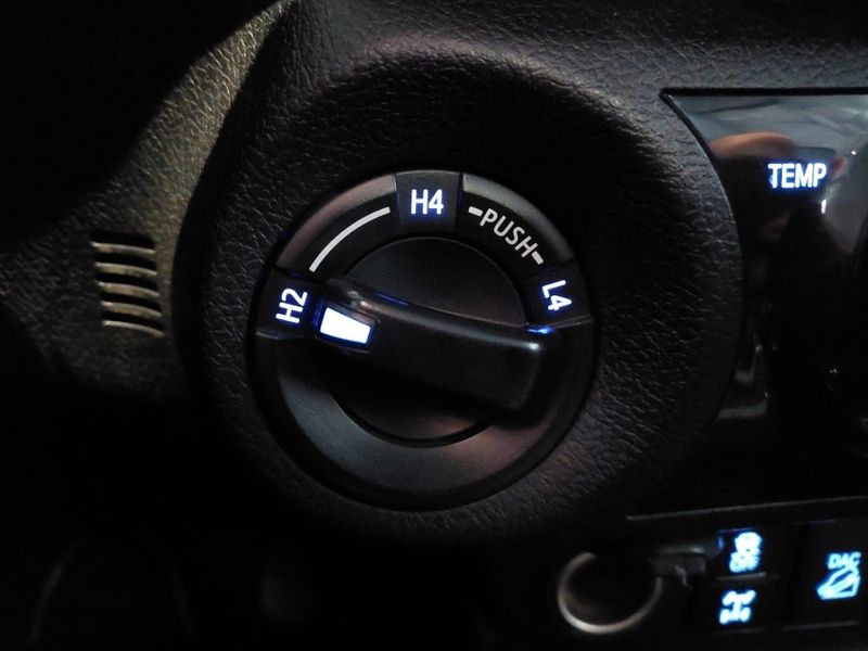 Toyota HILUX 2.8 D-4D TURBO DIESEL CD SRX 4X4 AUTOMÁTICO 2022/2023 BETIOLO NOVOS E SEMINOVOS LAJEADO / Carros no Vale