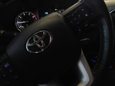 Toyota HILUX 2.8 D-4D TURBO DIESEL CD SRX 4X4 AUTOMÁTICO 2022/2023 BETIOLO NOVOS E SEMINOVOS LAJEADO / Carros no Vale