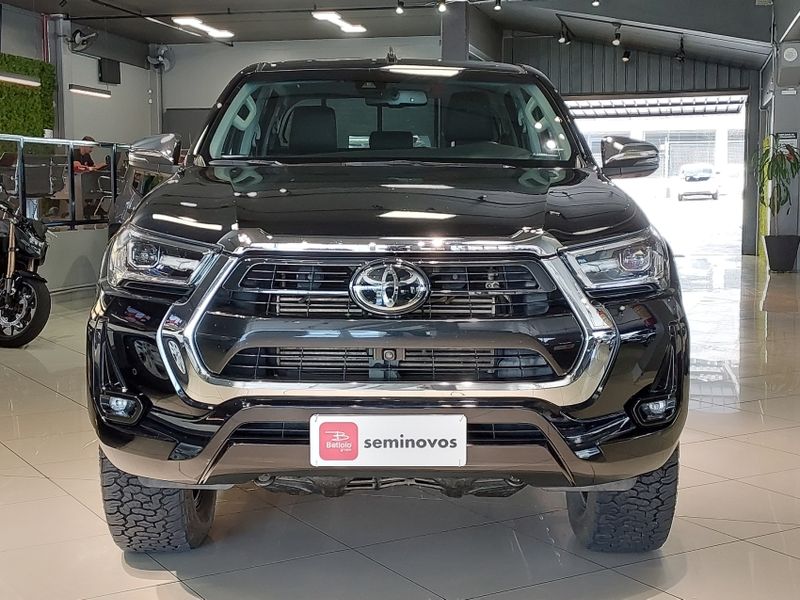 Toyota HILUX 2.8 D-4D TURBO DIESEL CD SRX 4X4 AUTOMÁTICO 2022/2023 BETIOLO NOVOS E SEMINOVOS LAJEADO / Carros no Vale