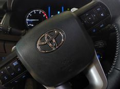 Toyota HILUX SW4 2.8 D-4D TURBO DIESEL SRX PLATINUM 4X4 AUTOMÁTICO 2024/2025 BETIOLO NOVOS E SEMINOVOS LAJEADO / Carros no Vale