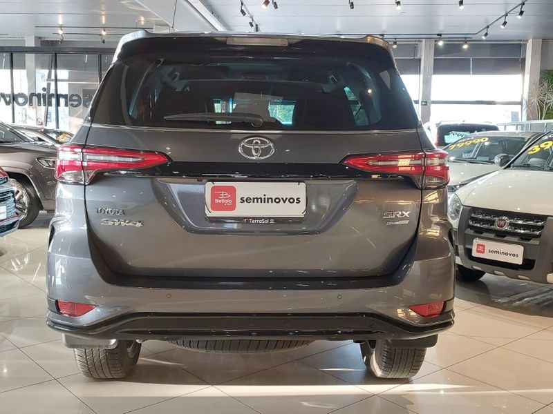 Toyota HILUX SW4 2.8 D-4D TURBO DIESEL SRX PLATINUM 4X4 AUTOMÁTICO 2024/2025 BETIOLO NOVOS E SEMINOVOS LAJEADO / Carros no Vale