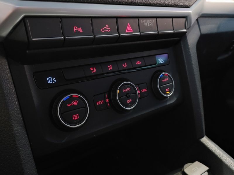 Volkswagen AMAROK 2.0 HIGHLINE 4X4 CD 16V TURBO INTERCOOLER DIESEL 4P AUTOMÁTICO 2021/2021 BETIOLO NOVOS E SEMINOVOS LAJEADO / Carros no Vale