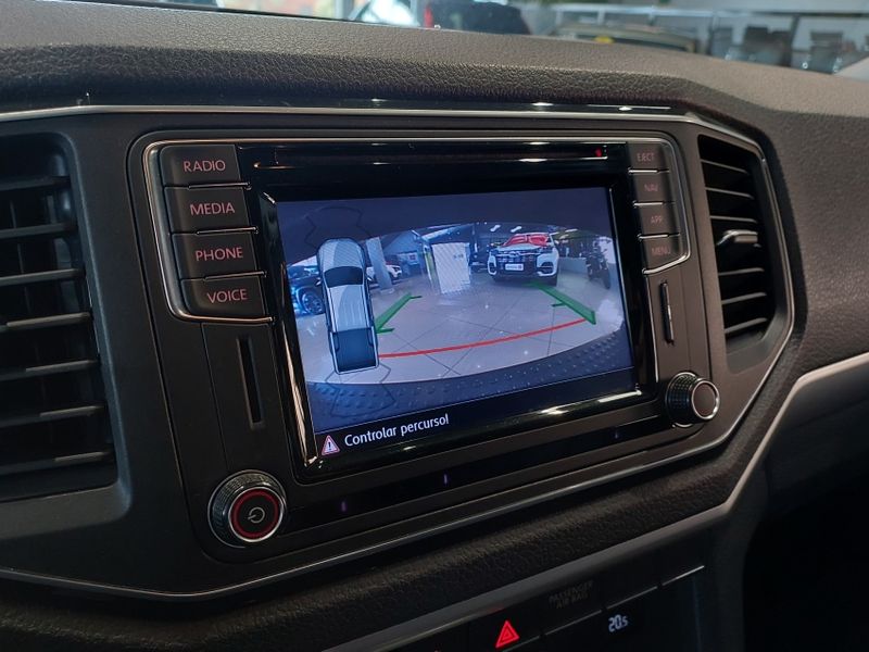 Volkswagen AMAROK 2.0 HIGHLINE 4X4 CD 16V TURBO INTERCOOLER DIESEL 4P AUTOMÁTICO 2021/2021 BETIOLO NOVOS E SEMINOVOS LAJEADO / Carros no Vale