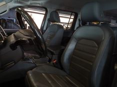 Volkswagen AMAROK 2.0 HIGHLINE 4X4 CD 16V TURBO INTERCOOLER DIESEL 4P AUTOMÁTICO 2021/2021 BETIOLO NOVOS E SEMINOVOS LAJEADO / Carros no Vale