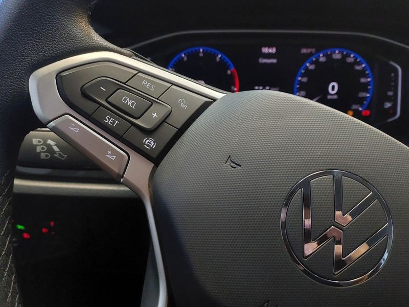 Volkswagen POLO 1.0 170 TSI HIGHLINE AUTOMÁTICO 2023/2024 BETIOLO NOVOS E SEMINOVOS LAJEADO / Carros no Vale