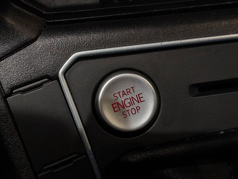 Volkswagen POLO 1.0 170 TSI HIGHLINE AUTOMÁTICO 2023/2024 BETIOLO NOVOS E SEMINOVOS LAJEADO / Carros no Vale Volkswagen POLO 1.0 170 TSI HIGHLINE AUTOMÁTICO 2023/2024 BETIOLO NOVOS E SEMINOVOS LAJEADO / Carros no Vale