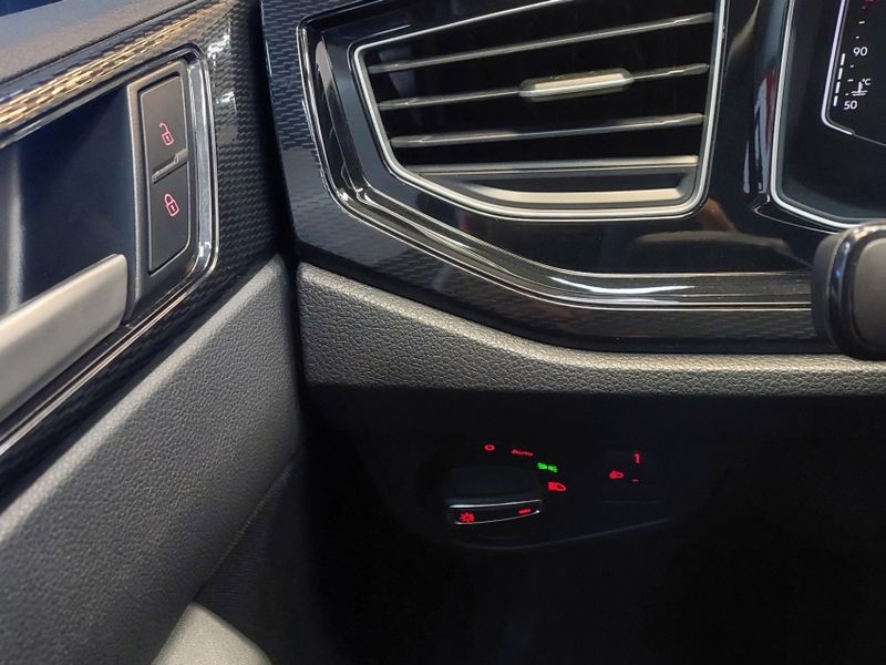 Volkswagen POLO 1.0 170 TSI HIGHLINE AUTOMÁTICO 2023/2024 BETIOLO NOVOS E SEMINOVOS LAJEADO / Carros no Vale