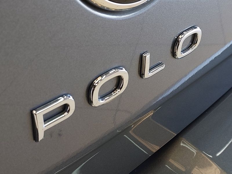 Volkswagen POLO 1.0 170 TSI HIGHLINE AUTOMÁTICO 2023/2024 BETIOLO NOVOS E SEMINOVOS LAJEADO / Carros no Vale