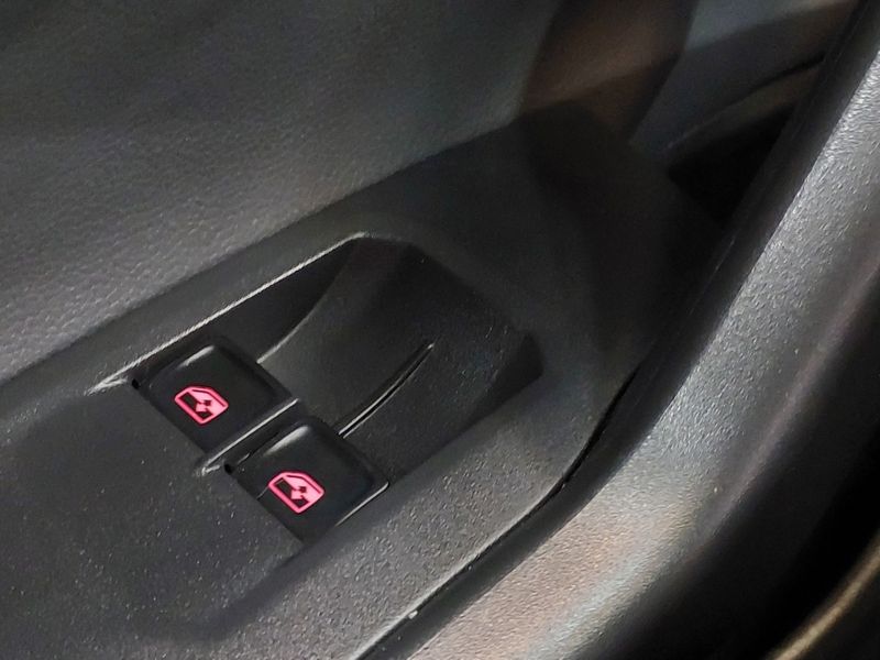 Volkswagen POLO 1.0 MPI MANUAL 2024/2024 BETIOLO NOVOS E SEMINOVOS LAJEADO / Carros no Vale