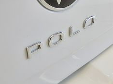 Volkswagen POLO 1.0 MPI MANUAL 2024/2024 BETIOLO NOVOS E SEMINOVOS LAJEADO / Carros no Vale