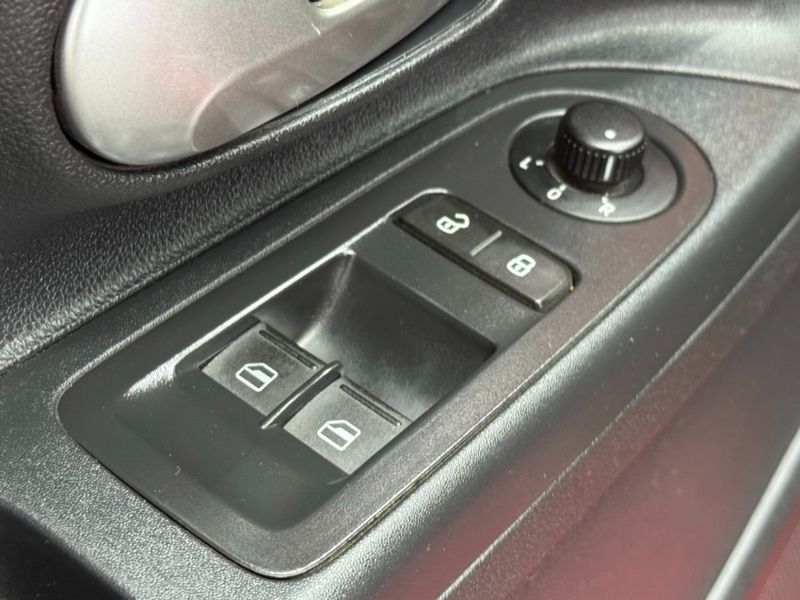 Volkswagen UP 1.0 MPI MOVE UP 12V FLEX 4P AUTOMATIZADO 2018/2018 BETIOLO NOVOS E SEMINOVOS LAJEADO / Carros no Vale