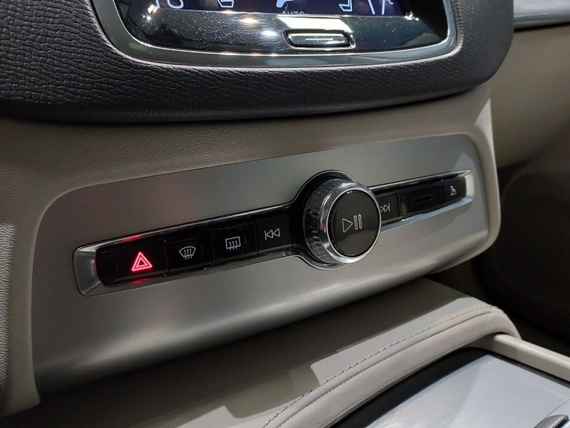 Volvo XC90 2.0 T6 GASOLINA MOMENTUM AWD GEARTRONIC 2018/2019 BETIOLO NOVOS E SEMINOVOS LAJEADO / Carros no Vale Volvo XC90 2.0 T6 GASOLINA MOMENTUM AWD GEARTRONIC 2018/2019 BETIOLO NOVOS E SEMINOVOS LAJEADO / Carros no Vale