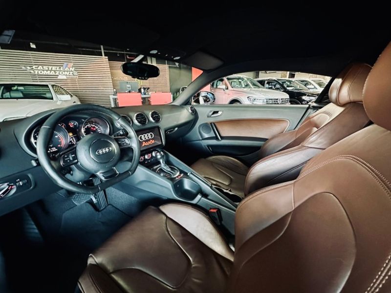 Audi TT 2.0 TFSI COUPÉ 16V GASOLINA 2P S-TRONIC 2011/2012 CASTELLAN E TOMAZONI MOTORS CAXIAS DO SUL / Carros no Vale Audi TT 2.0 TFSI COUPÉ 16V GASOLINA 2P S-TRONIC 2011/2012 CASTELLAN E TOMAZONI MOTORS CAXIAS DO SUL / Carros no Vale