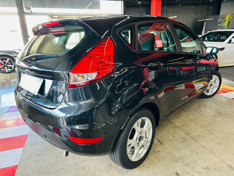 Ford FIESTA 1.6 SEL HATCH 16V FLEX 4P POWERSHIFT 2017/2017 CASTELLAN E TOMAZONI MOTORS CAXIAS DO SUL / Carros no Vale Ford FIESTA 1.6 SEL HATCH 16V FLEX 4P POWERSHIFT 2017/2017 CASTELLAN E TOMAZONI MOTORS CAXIAS DO SUL / Carros no Vale