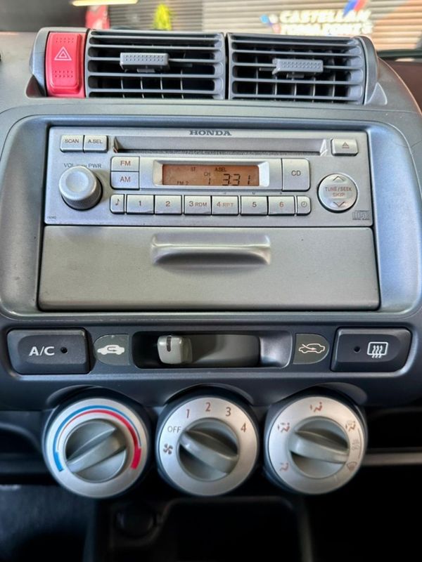 Honda FIT 1.4 LXL 16V FLEX 4P MANUAL 2008/2008 CASTELLAN E TOMAZONI MOTORS CAXIAS DO SUL / Carros no Vale