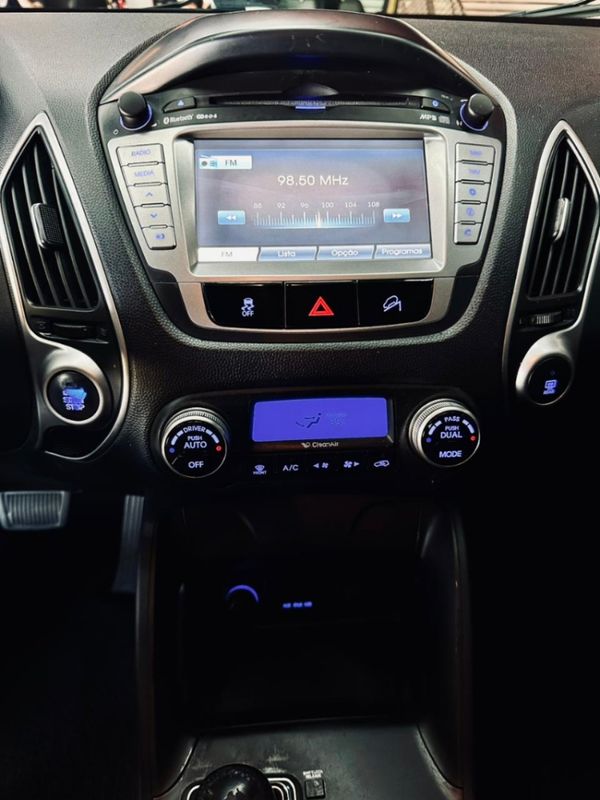 Hyundai IX35 2.0 MPFI GLS 4X2 16V GASOLINA 4P AUTOMÁTICO 2011/2012 CASTELLAN E TOMAZONI MOTORS CAXIAS DO SUL / Carros no Vale