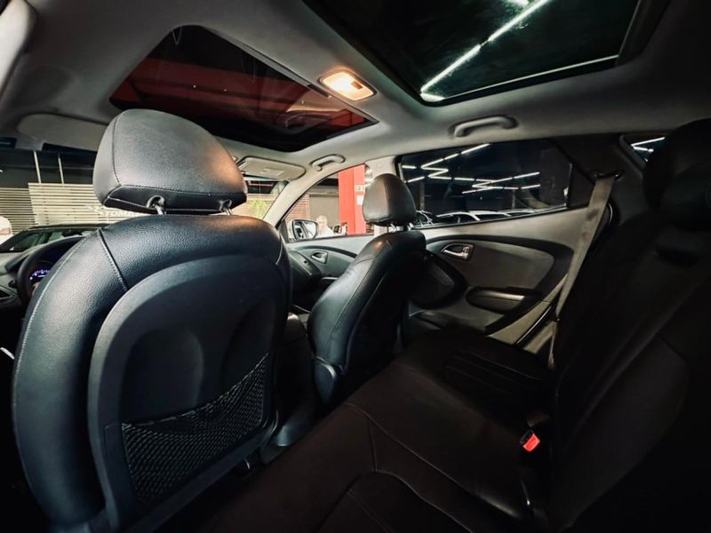 Hyundai IX35 2.0 MPFI GLS 4X2 16V GASOLINA 4P AUTOMÁTICO 2011/2012 CASTELLAN E TOMAZONI MOTORS CAXIAS DO SUL / Carros no Vale