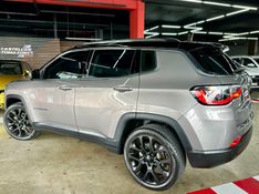 JEEP COMPASS 2.0 16V FLEX LIMITED AUTOMÁTICO 2021/2021 CASTELLAN E TOMAZONI MOTORS CAXIAS DO SUL / Carros no Vale