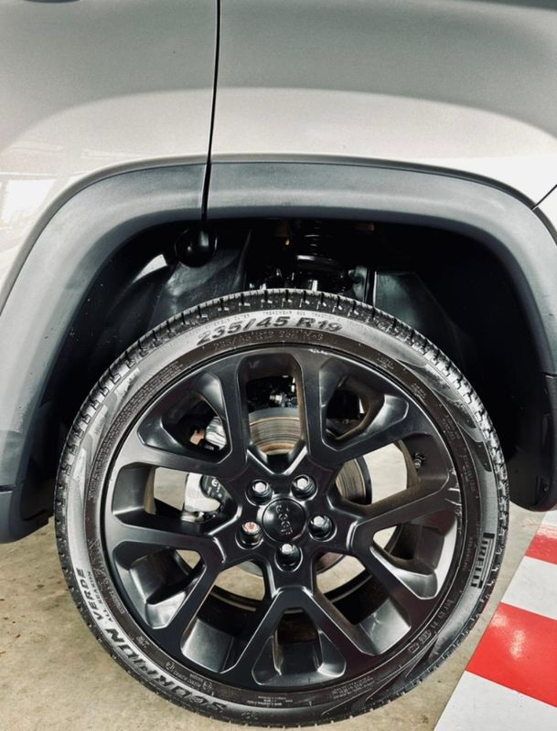 JEEP COMPASS 2.0 16V FLEX LIMITED AUTOMÁTICO 2021/2021 CASTELLAN E TOMAZONI MOTORS CAXIAS DO SUL / Carros no Vale