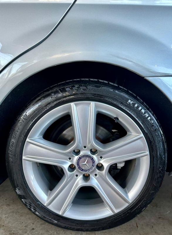 Mercedes-Benz C 180 1.8 CGI CLASSIC 16V GASOLINA 4P AUTOMÁTICO 2011/2011 CASTELLAN E TOMAZONI MOTORS CAXIAS DO SUL / Carros no Vale