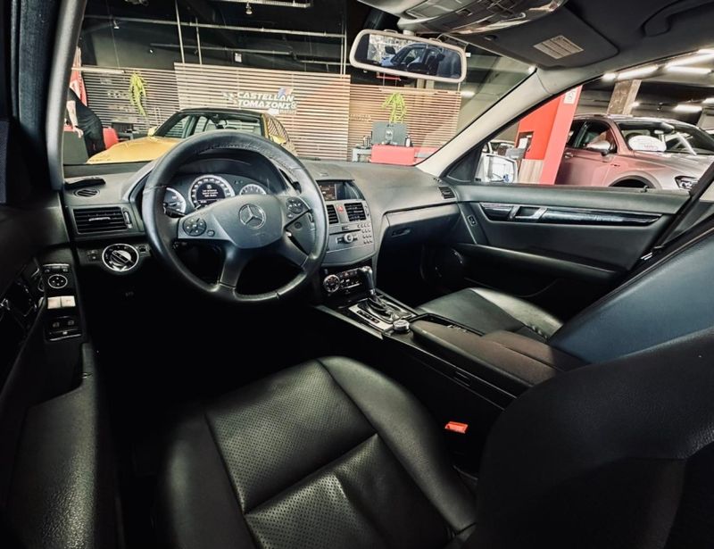 Mercedes-Benz C 180 1.8 CGI CLASSIC 16V GASOLINA 4P AUTOMÁTICO 2011/2011 CASTELLAN E TOMAZONI MOTORS CAXIAS DO SUL / Carros no Vale