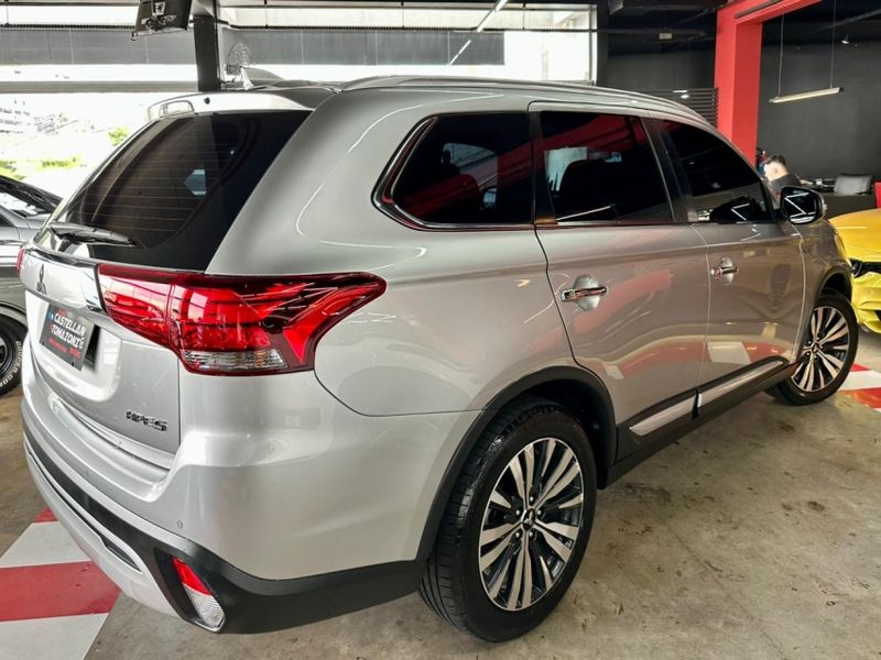Mitsubishi OUTLANDER 3.0 MIVEC V6 GASOLINA HPE-S AWD AUTOMÁTICO 2018/2019 CASTELLAN E TOMAZONI MOTORS CAXIAS DO SUL / Carros no Vale