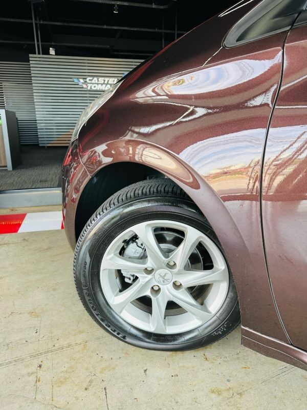 Peugeot 208 1.5 ALLURE 8V FLEX 4P MANUAL 2014/2014 CASTELLAN E TOMAZONI MOTORS CAXIAS DO SUL / Carros no Vale