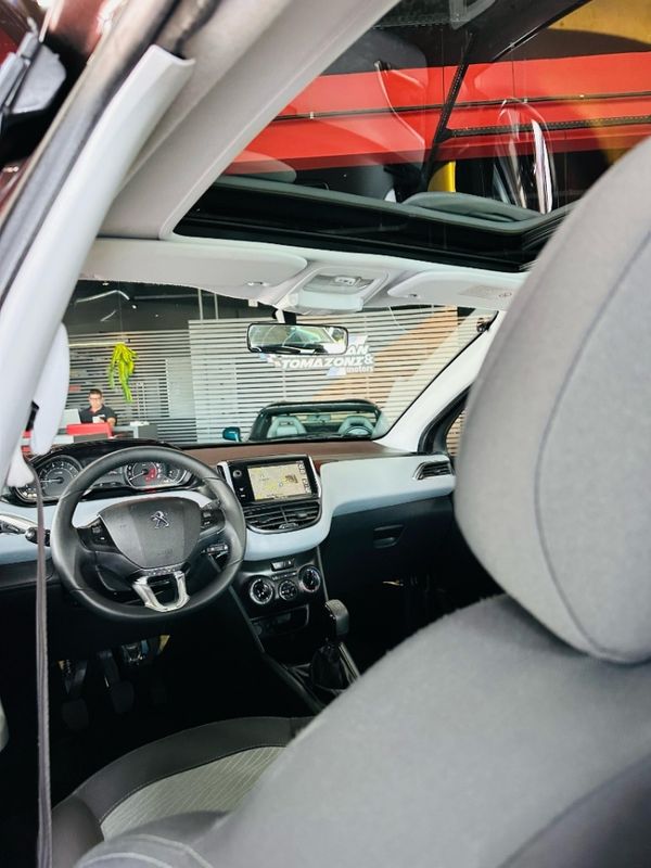 Peugeot 208 1.5 ALLURE 8V FLEX 4P MANUAL 2014/2014 CASTELLAN E TOMAZONI MOTORS CAXIAS DO SUL / Carros no Vale