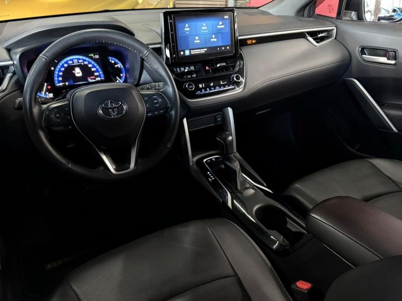 Toyota COROLLA CROSS 2.0 VVT-IE FLEX XRE DIRECT SHIFT 2022/2023 CASTELLAN E TOMAZONI MOTORS CAXIAS DO SUL / Carros no Vale