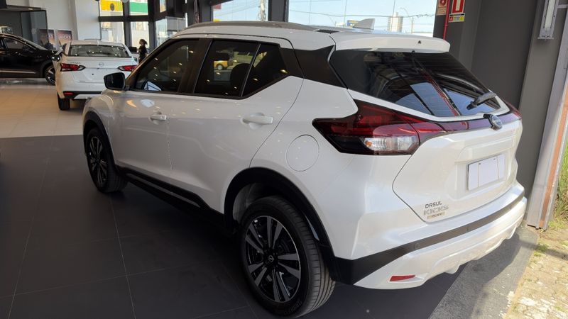 Nissan KICKS PLAY 1.6 16V FLEXSTART ADVANCE PLUS XTRONIC 2025/2025 DRSUL SEMINOVOS CAXIAS DO SUL – LAJEADO – SANTA CRUZ DO SUL / Carros no Vale