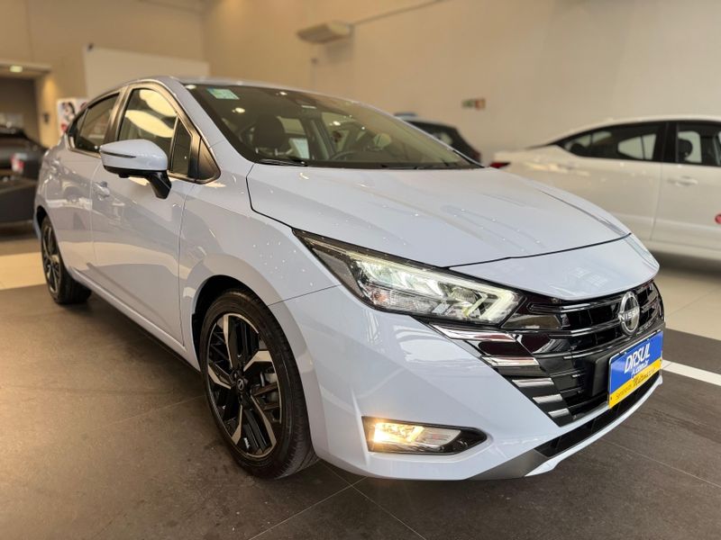 Nissan VERSA 1.6 16V FLEX EXCLUSIVE XTRONIC 2024/2025 DRSUL SEMINOVOS CAXIAS DO SUL – LAJEADO – SANTA CRUZ DO SUL / Carros no Vale