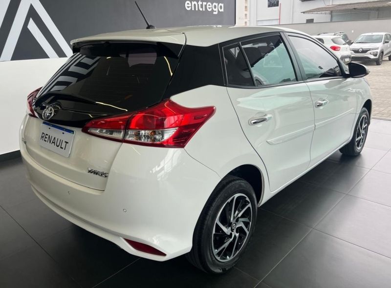 Toyota YARIS 1.5 16V FLEX XL MULTIDRIVE 2023/2023 DRSUL SEMINOVOS CAXIAS DO SUL – LAJEADO – SANTA CRUZ DO SUL / Carros no Vale