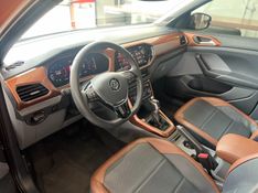 Volkswagen T-CROSS 1.0 200 TSI TOTAL FLEX COMFORTLINE AUTOMÁTICO 2021/2021 DRSUL SEMINOVOS CAXIAS DO SUL – LAJEADO – SANTA CRUZ DO SUL / Carros no Vale