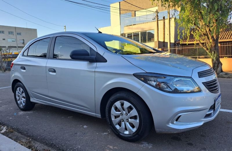 Chevrolet ONIX 1.0 MPFI JOY 8V FLEX 4P MANUAL 2019/2019 CAMINHÕES & CAMIONETAS PASSO FUNDO / Carros no Vale
