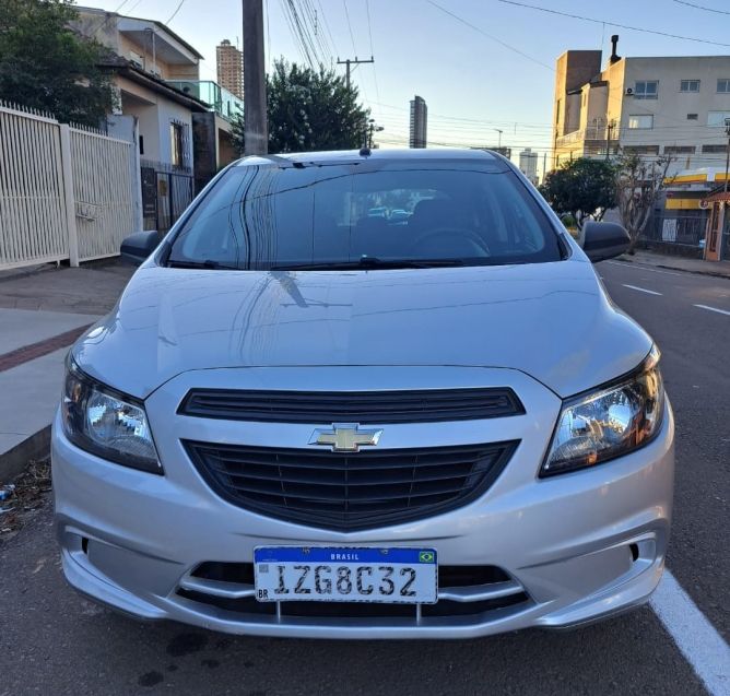 Chevrolet ONIX 1.0 MPFI JOY 8V FLEX 4P MANUAL 2019/2019 CAMINHÕES & CAMIONETAS PASSO FUNDO / Carros no Vale