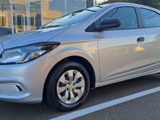 Chevrolet ONIX 1.0 MPFI JOY 8V FLEX 4P MANUAL 2019/2019 CAMINHÕES & CAMIONETAS PASSO FUNDO / Carros no Vale