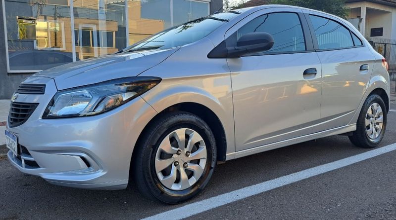 Chevrolet ONIX 1.0 MPFI JOY 8V FLEX 4P MANUAL 2019/2019 CAMINHÕES & CAMIONETAS PASSO FUNDO / Carros no Vale