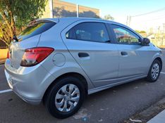 Chevrolet ONIX 1.0 MPFI JOY 8V FLEX 4P MANUAL 2019/2019 CAMINHÕES & CAMIONETAS PASSO FUNDO / Carros no Vale