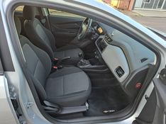 Chevrolet ONIX 1.0 MPFI JOY 8V FLEX 4P MANUAL 2019/2019 CAMINHÕES & CAMIONETAS PASSO FUNDO / Carros no Vale