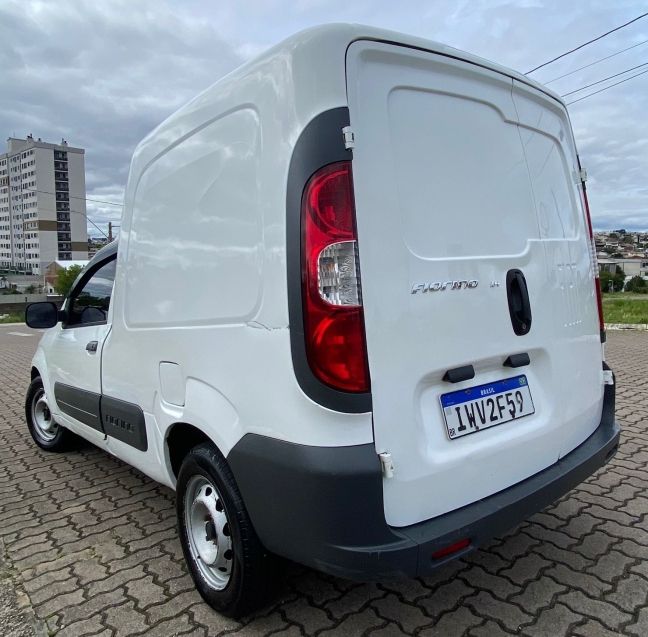 Fiat FIORINO 1.4 MPI FURGÃO 8V FLEX 2P MANUAL 2015/2016 CAMINHÕES & CAMIONETAS PASSO FUNDO / Carros no Vale