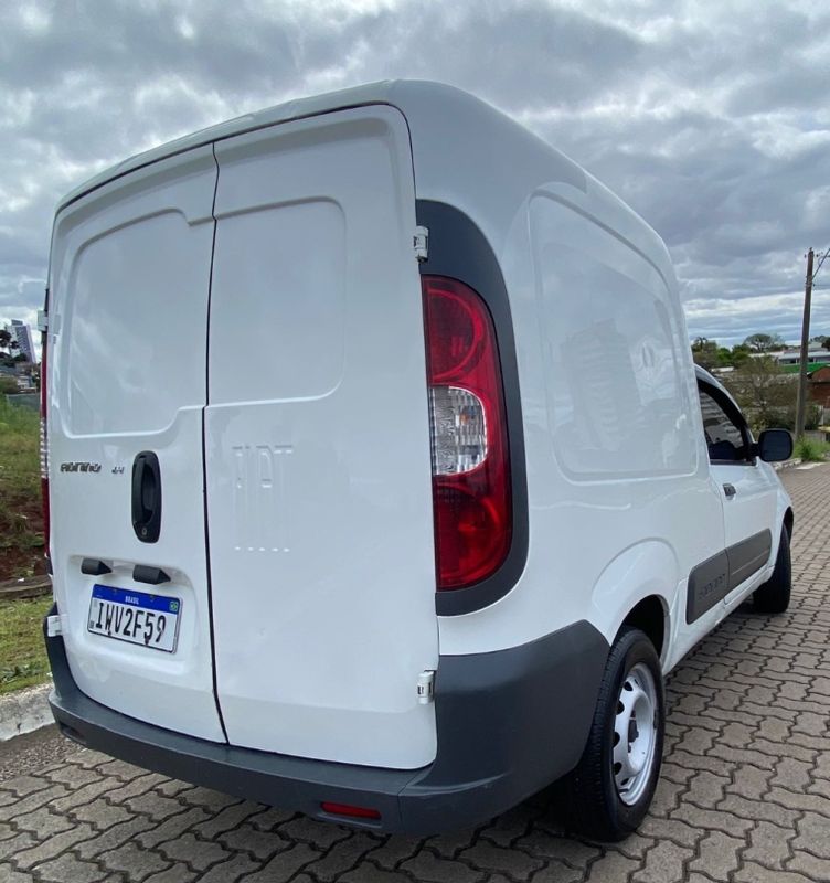 Fiat FIORINO 1.4 MPI FURGÃO 8V FLEX 2P MANUAL 2015/2016 CAMINHÕES & CAMIONETAS PASSO FUNDO / Carros no Vale