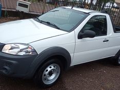 Fiat STRADA 1.4 MPI WORKING CS 8V FLEX 2P MANUAL 2014/2015 CAMINHÕES & CAMIONETAS PASSO FUNDO / Carros no Vale