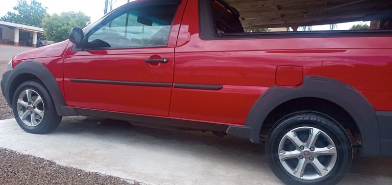Fiat STRADA 1.4 MPI WORKING CS 8V FLEX 2P MANUAL 2014/2015 CAMINHÕES & CAMIONETAS PASSO FUNDO / Carros no Vale