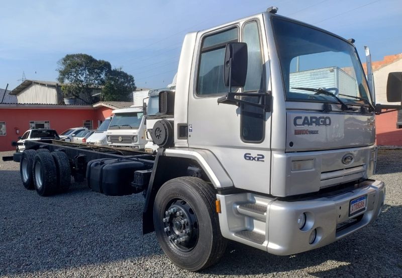 Ford CARGO 2422 CARGO 2422 E 3-Eixos Chassi 2009/2009 CAMINHÕES & CAMIONETAS PASSO FUNDO / Carros no Vale