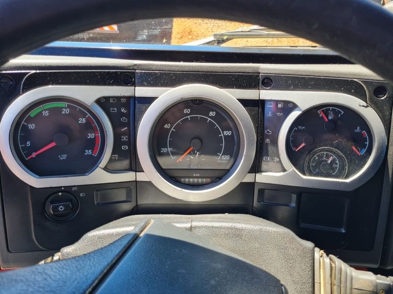 Ford Cargo 2428 E T 8×2 Chassi 2010/2011 CAMINHÕES & CAMIONETAS PASSO FUNDO / Carros no Vale