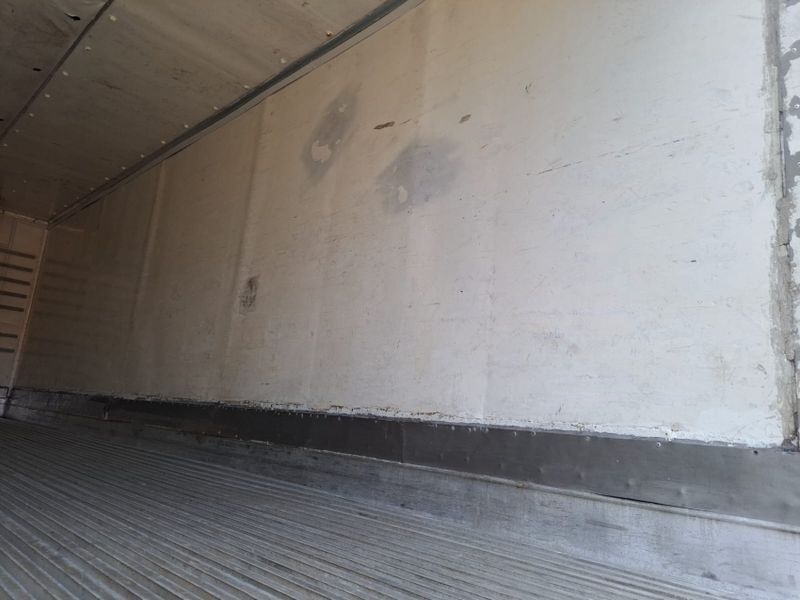 Ford Cargo 2429 E 6×2 Turbo Câmara Fria 2014/2015 CAMINHÕES & CAMIONETAS PASSO FUNDO / Carros no Vale Ford Cargo 2429 E 6×2 Turbo Câmara Fria 2014/2015 CAMINHÕES & CAMIONETAS PASSO FUNDO / Carros no Vale