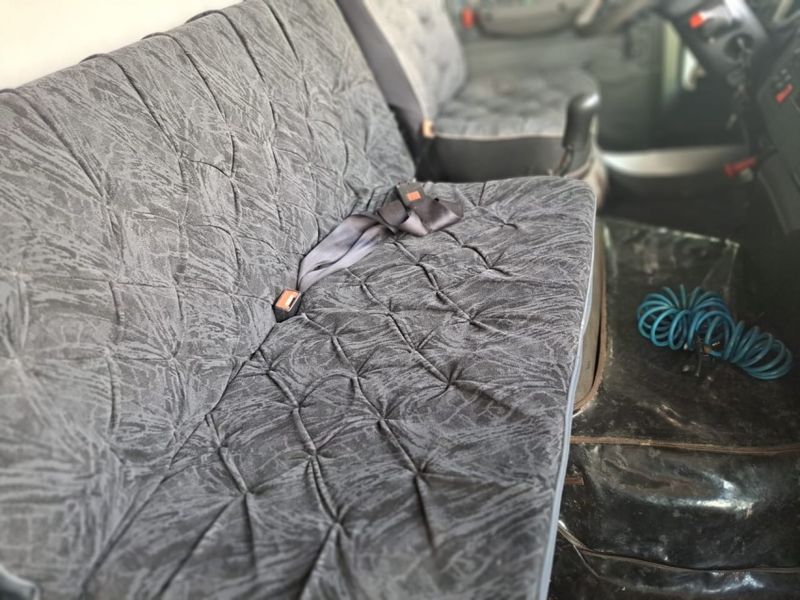 Ford Cargo 815 E Turbo Boiadeiro 2010/2010 CAMINHÕES & CAMIONETAS PASSO FUNDO / Carros no Vale Ford Cargo 815 E Turbo Boiadeiro 2010/2010 CAMINHÕES & CAMIONETAS PASSO FUNDO / Carros no Vale