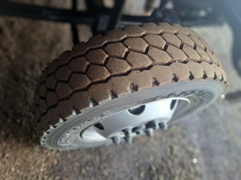 Ford Cargo 815 E Turbo Boiadeiro 2010/2010 CAMINHÕES & CAMIONETAS PASSO FUNDO / Carros no Vale Ford Cargo 815 E Turbo Boiadeiro 2010/2010 CAMINHÕES & CAMIONETAS PASSO FUNDO / Carros no Vale